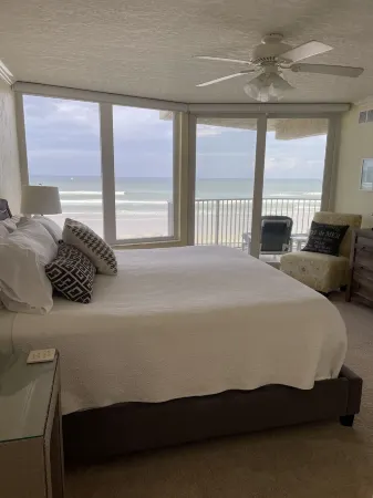 Oceanfront, non-drive beach, heated pool, sport courts, gym