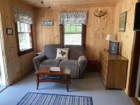 Huckleberry Cottage at Cozy Nook