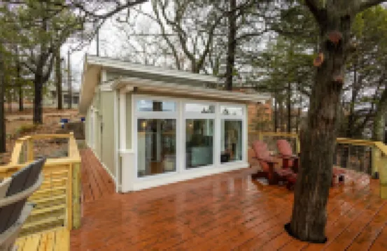 Charming Cottage-Romantic-Table Rock Lake Views-Silver Dollar City-Hot Tub-WiFi Hotels in Shell Knob