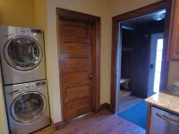 THE WASHINGTON HOUSE - A  4-Bedroom Home 1 Block from Downtown Wisconsin Dells
