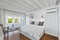 JUST A 2-NIGHT MIN STAY, GULF-FRONT SEASIDE HONEYMOON COTTAGE, PANORAMIC VIEWS!