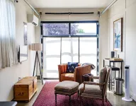 Cozy Suburban Suite w/ kitchenette, centrally located to several attractions!