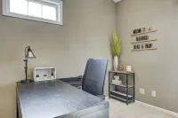 Downtown retreat 5mins to Bottleworks and Mass Ave w/ Garage