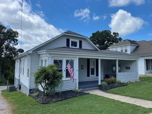 Water View, next to Boat Ramp, Game Room and tons of Recent Renovations! Hotels in Burnside