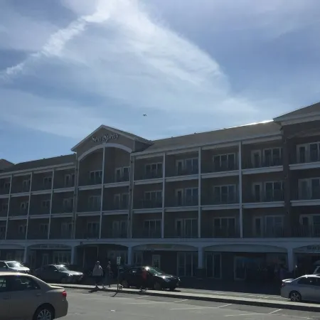 Oceanfront Penthouse Condo with Beautiful Beach View