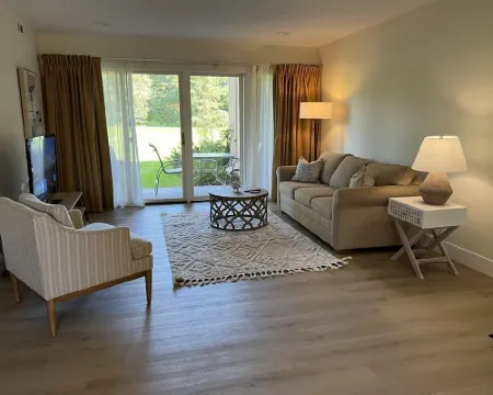 Equestrian and Golf Getaway 阿克米酒店