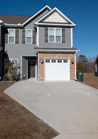 Ecu Pirate Country Getaway! First-Floor Master, Extra Room, and Separate Office!