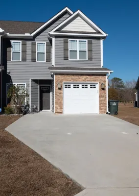 Ecu Pirate Country Getaway! First-Floor Master, Extra Room, and Separate Office!