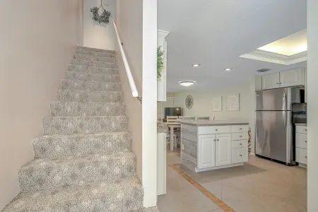 Beach Condo - Oceanfront Gem! Отели рядом с достопримечательностью «Ormond Beach»