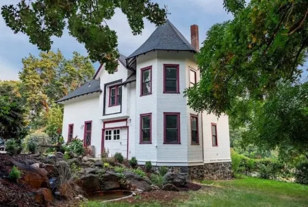 Carriage House Apartment + Loft