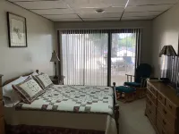 *Waterfront House on Lake Norman, Pool & Private Dock, Sleeps 1