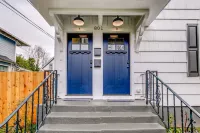 The Pine House: Unit B (near 6th Ave, UPS, UW, and Point Ruston)