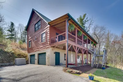Raven's Roost - Awesome Mountain Cabin! Hotels near Sky Top Orchard