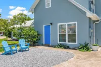 Labor Day Weekend!~Walk to Beach~Fall Break~3 King & 2 Twin Bds~Quiet Area