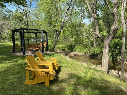 Creekside Cottage w/ Hot Tub near Asheville, Pet-Friendly
