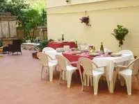 OS-Garden Maison de central charm with large private garden and parking - Bungalows
