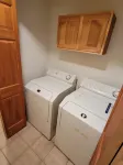 Lazy Bear Lodge family- friendly cabin near Lake Arbutus & Hatfield