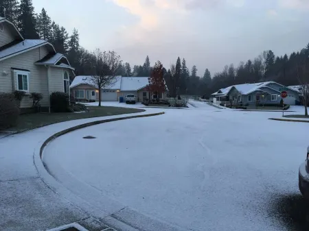 WE ARE A CHARMING DUPLEX/ 2 HOMES 4 BEDROOM 4 BATH /2 GARAGES +EV