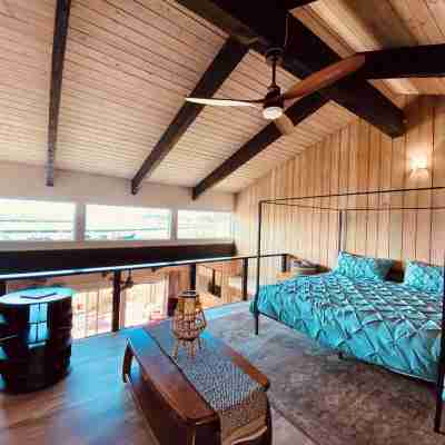 Experience Newport in the heart of the Harbor District with incredible sunsets Rooms