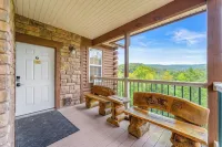 Stellar Retreat next to SDC and sits on Table Rock Lake!