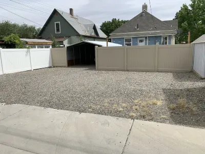 Cozy downtown retreat (pet friendly