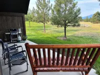 Peaceful, beautiful, cozy new cottage set on forested property. Gorgeous views!