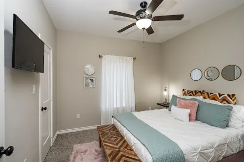 4 bedroom 2 bath Sleeps 8