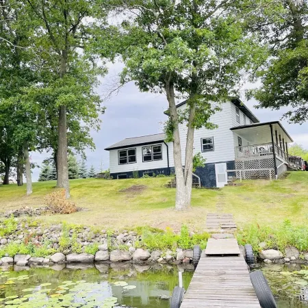 Spacious Lake home. Great for family/friends  getaway.  sleeps 10 Отели в г. Пайн