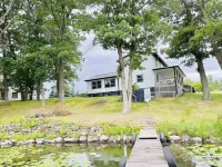 Spacious Lake home. Great for family/friends  getaway.  sleeps 10 Hotels in Pine Lake Township
