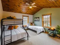 Adirondacks Getaway - Hiking Trails - Sauna - 5-Min from Lake - Pet-Friendly Hotele w: Fulton County