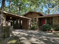 NEW! Beautiful 10-Guest Golf Retreat on the 16th hole of the Desoto Golf Course