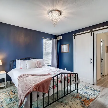 Sleepy Nook - Remodeled with Comfort & Style - Steps from Spooky Nook Hamilton