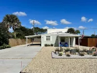 Cozy Crab House, Beachside, Walk to Beach & River, Coffee Bar & Fire Pit