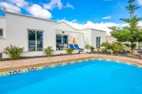 C2, en pequeño complejo con piscina climatizada comunitaria a 100m del mar Các khách sạn gần Casa / Museo Cesar Manrique