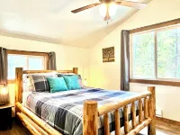 Perfect Family Cabin Loft w/ Lake Access & Cove 리버사이드 공원 주변 호텔
