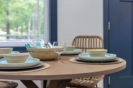 Charming /Lake/Kayak/Firepit/Hot Tub/Pets