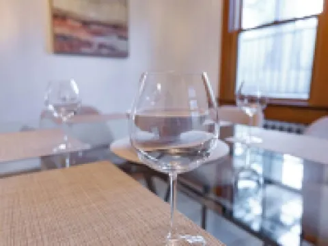 DC Metro: Cozy 4BR Cottage on a Hill - Pets allowed 銀泉酒店