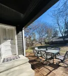 Charming Cottage Near Sfa, Azalea Gardens,  & Walking Trails.