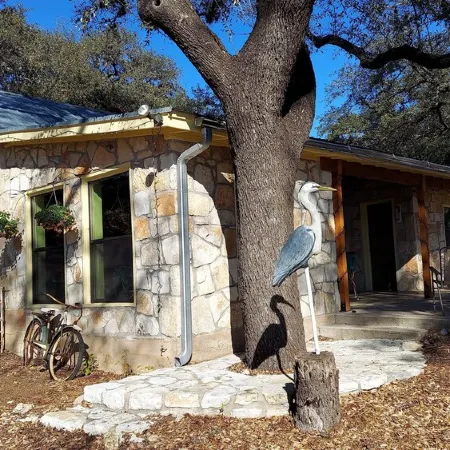 Cozy, private waterfront stone cabin on the north shore of Lake Travis