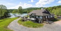 Lakefront Escape at Summer Breeze w/ Private Dock w/ Kayaks