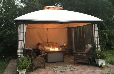 Carriage House Villa and gardens in downtown historic Lexington SC