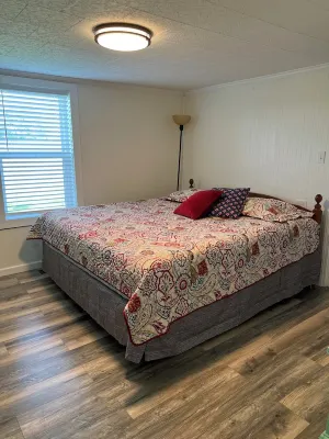 Cozy modern farmhouse w/ garage- Only 5 miles to Lake Cumberland!