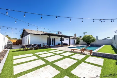 MUST SEE! Heated Jacuzzi w/ Pool! Newly Remodeled! Mid-Century Modern Decor!