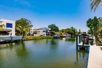 LUXURY HOUSE BY THE CANAL , Pets welcome 😀🐕.
