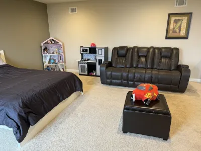 Morgan Hill Gem: Spacious 2-BR with stunning view, family and pet friendly.