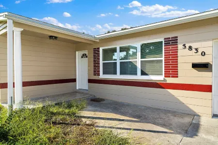 Tranquil Retreat - Ideal for Work and Leisure Отели рядом с достопримечательностью «Island Bamboo»