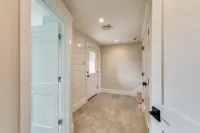 Quaint Beach House with AC, Pool, Hot tub area, Fire Pit, and Ocean Views