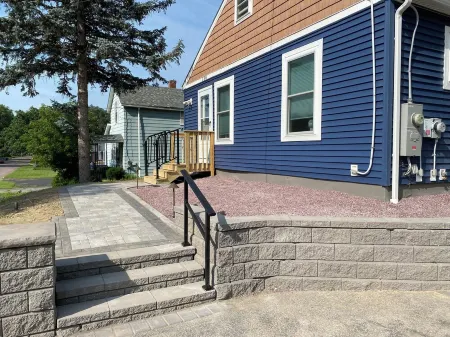 Charming 2-bedroom house in welcoming Winooski with WiFi, laundry Pets&fence