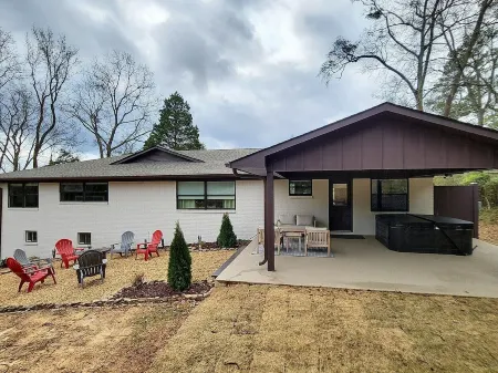 Casa Paloma* Fully Renovated* 5BR* Jacuzzi* Home Gym* Great Location