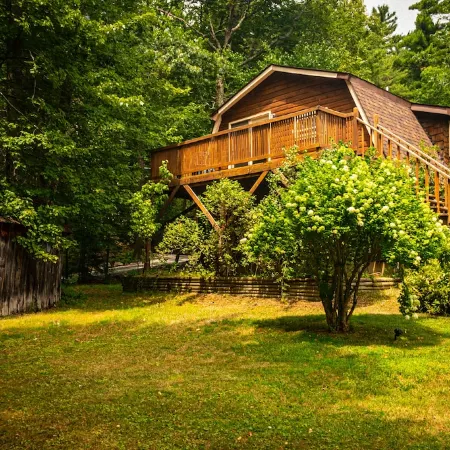 Cozy Loft Cabin high above Bashakill Wildlife Refuge